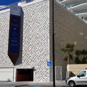 CELOSÍA FACHADA EDIFICIO THE WAVE (FUENGIROLA)